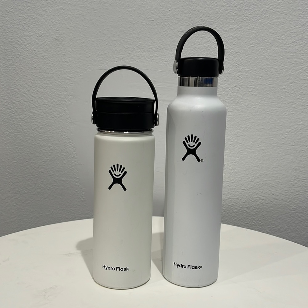 Set of 2 white hydro flasks